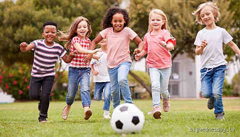 Pourquoi les jeunes ne font pas assez de sport : une analyse sans filtre de la sédentarité moderne
