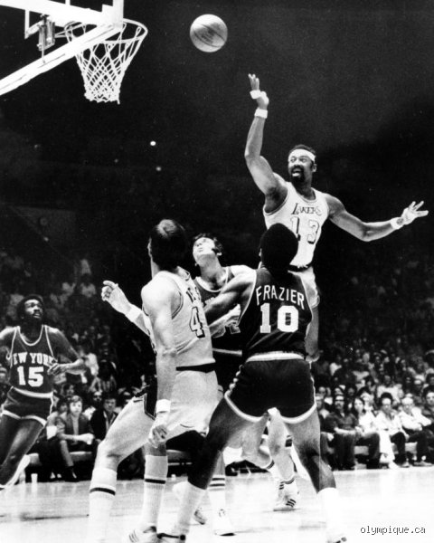 Quel est le basketteur qui a sauté le plus haut ?