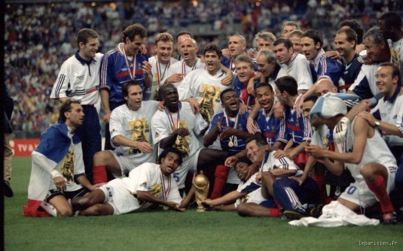 Magazine ONZE - Le Guide Complet De La Coupe Du Monde 98 - Occasion