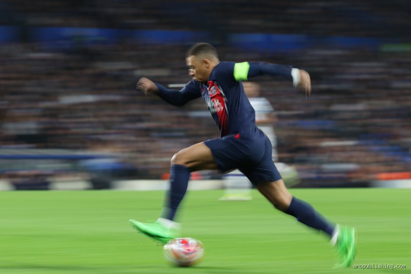 Quelle est la vitesse maximale de Kylian Mbappé ? Enquête au cœur des flashs de radars du football mondial
