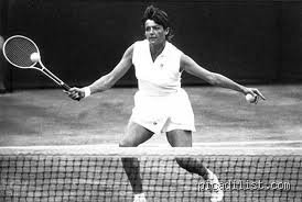 Quelle joueuse de tennis remporté un titre de Grand Chelem âgée de juste seize ans et neuf mois ?