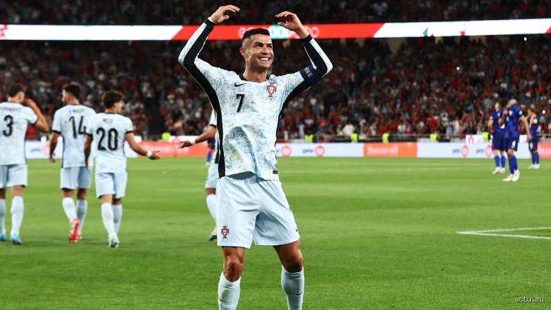 Qui a marqué 900 buts ?
