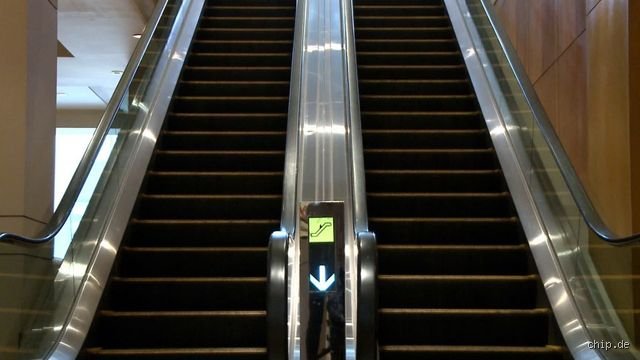 Warum Handlauf schneller als Rolltreppe?