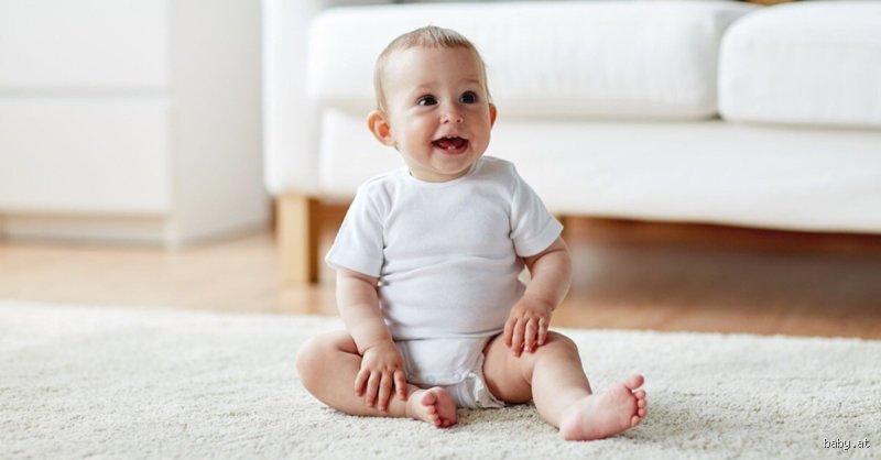 Kann ein 5 Monate altes Baby schon sitzen?