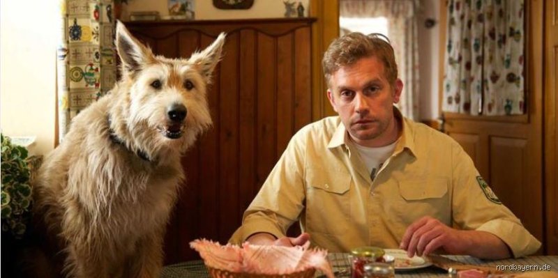 Warum musste Eberhofers Hund sterben? Die Wahrheit hinter dem Schockmoment in der Eberhofer-Serie
