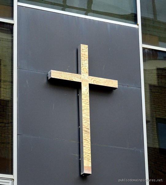 Ein Kreuz über der Tür: Mehr als nur Deko – Was steckt wirklich dahinter?!
