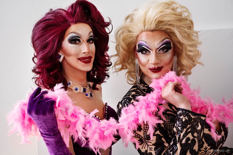 Wie spricht man eine Drag Queen an?