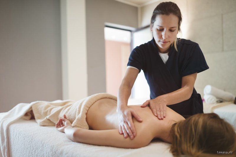 Massage : comment s'habiller (ou pas) pour ne pas gâcher l'expérience ?