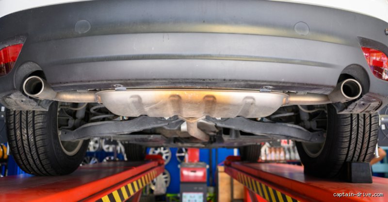 Votre Voiture Tire à Droite ? Le Guide Ultime pour un Parallélisme Parfait (et Éviter la Catastrophe !)