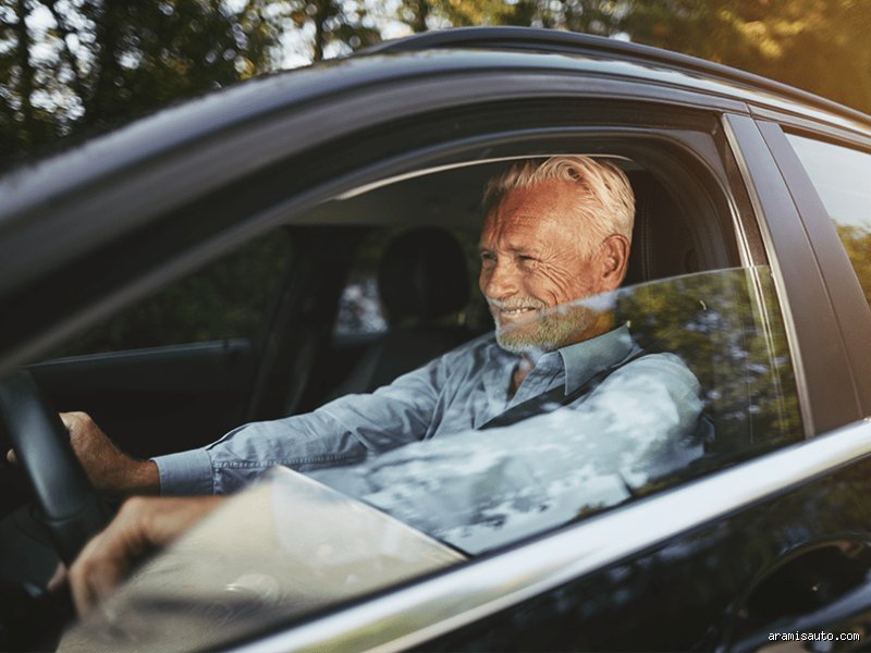 Quelle est la voiture préférée des retraités ? Le guide complet pour comprendre les nouveaux choix des seniors en 2026